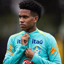 Chorei no colo dos meus pais, diz Estêvão sobre lesão que o tirou da Copa