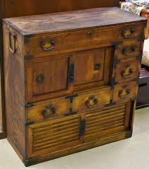 Résultat de recherche d'images pour "tansu chest"