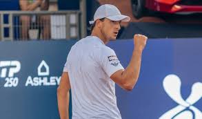 Darderi salva match-points e vira com “pneu” sobre Zverev