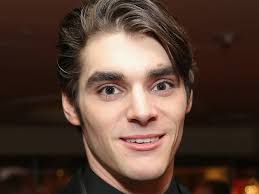 'Breaking Bad' Star RJ Mitte Dead at 34