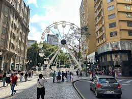 Curitiba Brilha! Natal Encantador e Atrações Imperdíveis ✨