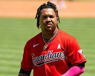 José Ramírez playing baseballの画像