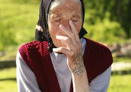 Resultado de imagen de old people tattoo