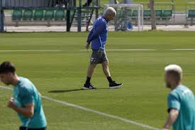 Pellegrini, ante el imperativo de remontar a Benítez