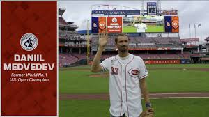Daniil Medvedev throws out first pitch for the Reds