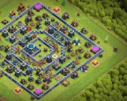 Hibrit Clash of Clans 13. Seviye Köy Düzeni resmi