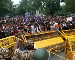 Tens of thousands of Cockroach party protesters defy police with Delhi march