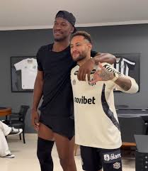 Neymar recebe a visita de Jimmy Butler no CT do Santos
