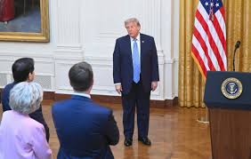 Trump acusa China de interferência na votação de 2020 e requenta velhas acusações de fraude eleitoral