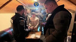 Dosar penal pentru un bărbat din Mehedinți care și-a transformat casa în cazinou. Ce au găsit polițiștii la percheziție