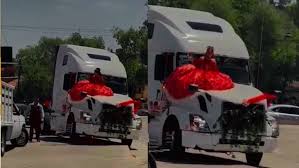 VIDEO: ¿Adiós a la limo? Quinceañera llega a bordo de un tráiler a su fiesta