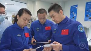 China faz 'reality show' para decidir qual astronauta manter no espaço