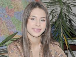 Andreea Olariu, născută la 30 iunie 1996 în Constanţa, este elevă a Colegiului Mihai Eminescu , în clasa a X-a. A început să cânte de la vârsta de şase ani ... - 109658%2520andreea%2520olariu%25202