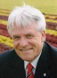 Die CDU Straelen und Bürgermeister Johannes Giesen haben richtig gehandelt! Es stand am 4. Februar 2006 in der Rheinischen Post. Moll-Häuser: Kauf okay - giesen-2a(1)