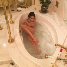 Résultat de recherche d'images pour "fka twigs"