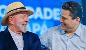 Por reaproximação com Lula, Alcolumbre atuou por neutralidade da federação União-PP em estados-chave