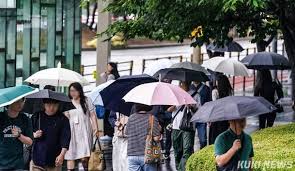 พยากรณ์อากาศ: ฝนตกหนักและลมแรงในภาคใต้ช่วงวันหยุดชูซอก - Imagen principal del artículo