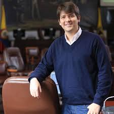 Miguel Uribe Turbay: Evoluciona tras nueva cirugía, esposa comparte mensaje optimista - Imagen ilustrativa del artículo