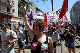Manifestations au Salon du Bourget: Contestation de l'Économie de Guerre