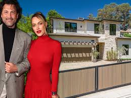 'DWTS' Alums Peta Murgatroyd, Maks Chmerkovskiy Renting Out L.A. Home Amid Florida Move