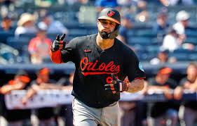 Catcher Gary Sánchez agrees to a $1.75 million, one-year deal with the Brewers, AP source says