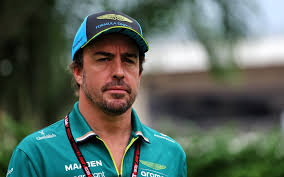 ¡Fuego en Singapur! Alonso Lidera FP1 tras Incidente de Albon