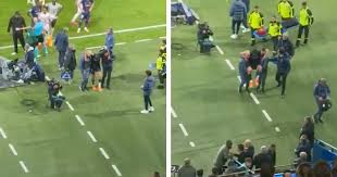 Heartbreaking scenes: Achraf Hakimi struggles to stand on one leg and forced to be carried off after sustaining nasty injury against Bayern