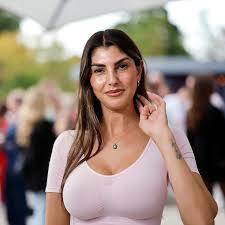 Der Tag: Yeliz Koc spricht über ihre Brust-OP