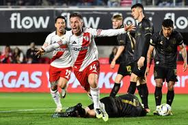 River Plate: Victoria clave ante Estudiantes con uno menos - Imagen principal del artículo