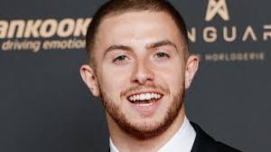 "Je ne l'ai pas reconnu" : Michou réapparaît métamorphosé après plusieurs mois d'absence sur les réseaux sociaux