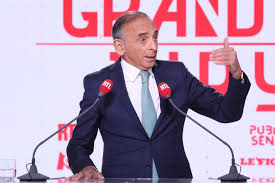 "Pas un sou dans la poche des Français" : Éric Zemmour dénonce sur RTL l'idée "grotesque" d'une taxe des superprofits face à la hausse du carburant
