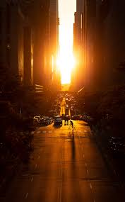 Manhattanhenge 2025: Best Spots & Viewing Times