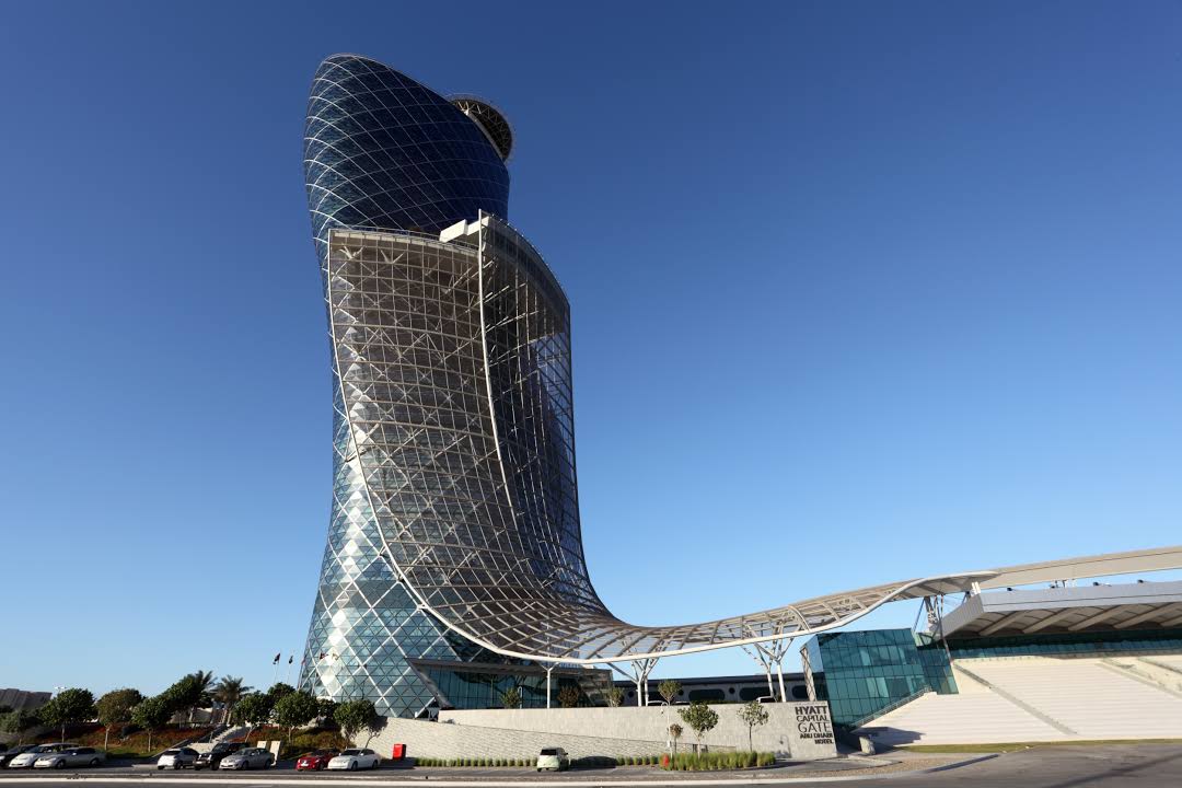 Capital gate в абу даби