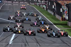 ラッセル完勝、フェラーリは戦略に泣く。アストンマーティンは完走ならず【決勝レポート／F1第1戦】