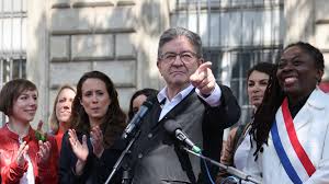 Mélenchon place sa fille à la direction de LFI et fait réagir: "On ne gagne pas à travailler en famille"