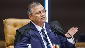 Flávio Dino sofre acidente doméstico e cancela ida ao Gilmarpalooza