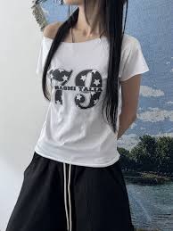 79 Graphic Print Off-Shoulder Top | YOUNI.STUDIO__