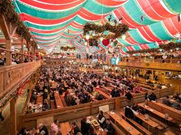 Volksfest: Cannstatter Wasen: Weniger Besucher - doch positive Bilanz — DIE ZEIT