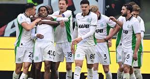 AC Milan 2-2 Sassuolo: Lauriente thwarts Serie A leaders after Bartesaghi brace