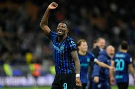 إنتر يقترب من «السكوديتو».. والكلاسيكو يعيد رسم سباق الأبطال