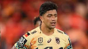 Xavier Willison waits until November 1 to sign Broncos extension