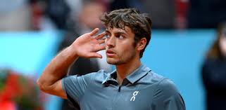 Cobolli batte Medvedev e va ai quarti. Delusione Musetti: fuori con Lehecka