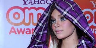 Hampir Tak Dikenali, Dewi Sandra Ber-Make Up Mirip Barbie. Senin, 26 November 2012 20:45. Hampir Tak Dikenali, Dewi Sandra Ber-Make Up Mirip Barbie - hampir-tak-dikenali-dewi-sandra-ber-make-up-mirip-barbie