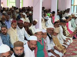 भभुआ में रमजान के पहले जुमे पर मस्जिदों में भीड़: लोगों ने एक-दूसरे को दी मुबारकबाद, अमन-चैन की दुआएं मांगी