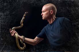 The Man Who Let Deadly Snakes Bite Him for 20 Years—And the Universal Antivenom Hiding in His Blood