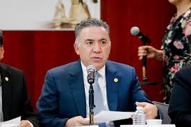 Entrevista al senador Enrique Inzunza Cázarez, presidente de la comisión de Estudios Legislativos