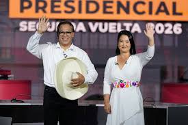 Fujimori and nationalist Sánchez virtually tied as vote count continues in Peru