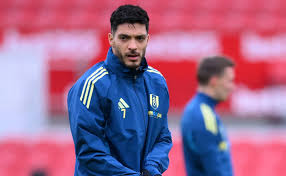 El jugador de Fulham que sorprendió a todos con su confesión sobre Raúl Jiménez: “Es como…”