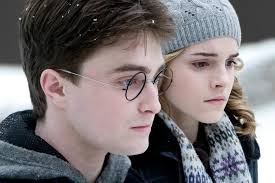 Ma dico io, cos&#39;è sta mania di fare spogliare anche gli eroi dei ragazzini? Dopo la notizia che in “Breaking Dawn” Kristen Stewart/Bella Swan se ne andrà in ... - harry_hermione_sad