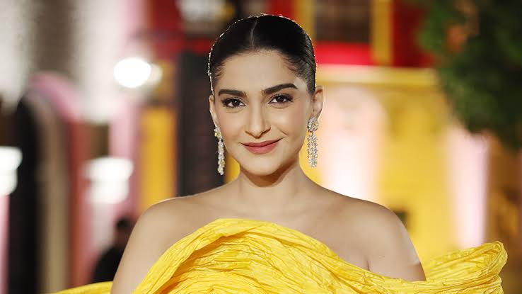 Sonam Kapoor Calls Out 'Humongous' Gender Pay Gap in Bollywood, Diversity Tokenism in Western Casting